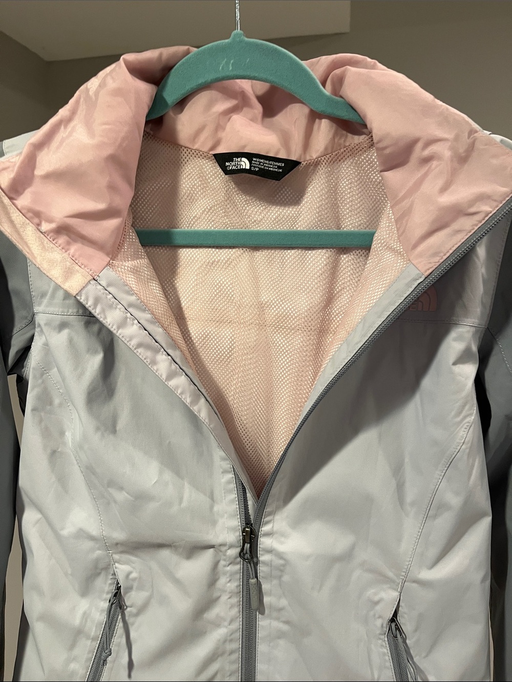 The North Face Women's Raincoat - Picture 2 of 2